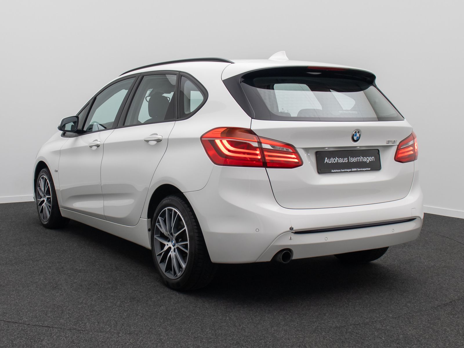 Fahrzeugabbildung BMW 218i Active Tourer Sport Line ParkAssis Navi LED