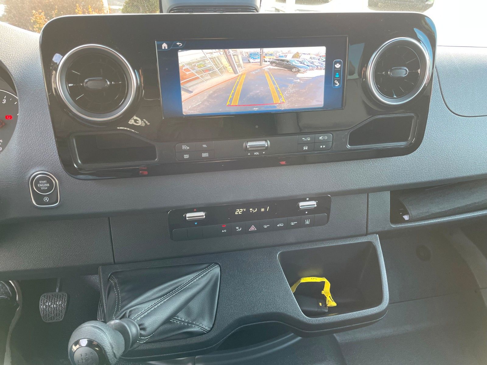 Fahrzeugabbildung Mercedes-Benz Sprinter 317 CDI 3665 DoKa/Mixto Stdheiz AHK3,5