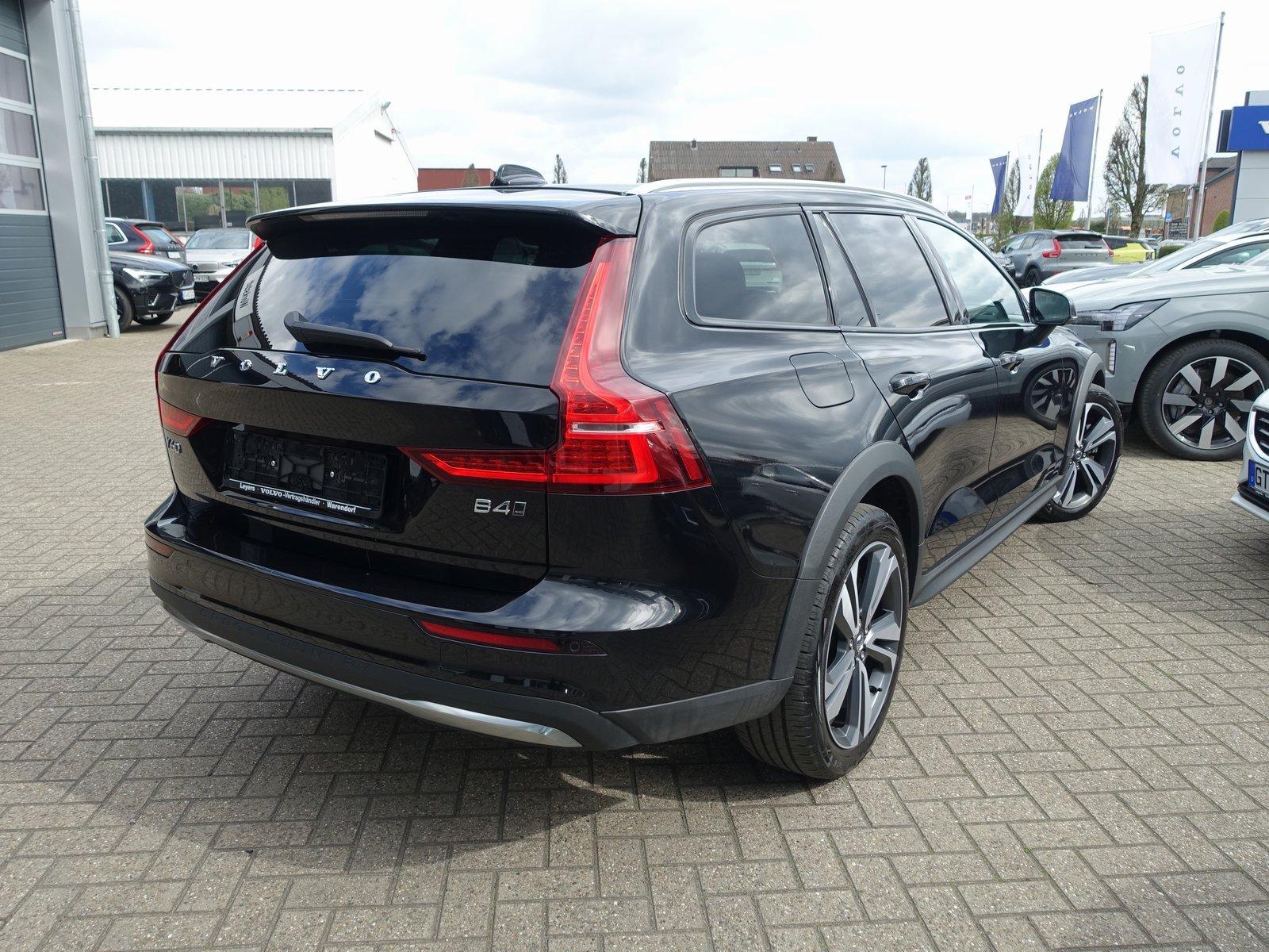 Volvo V60 CrossCountry B4 AWD Plus/AHK/Kamera/Lenkrhz.