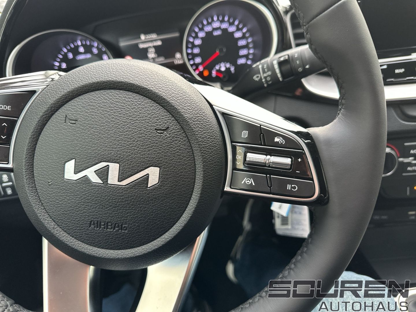 Fahrzeugabbildung Kia Ceed 1.0 T-GDI Vision Komfort+ Navi+Apple CarPla