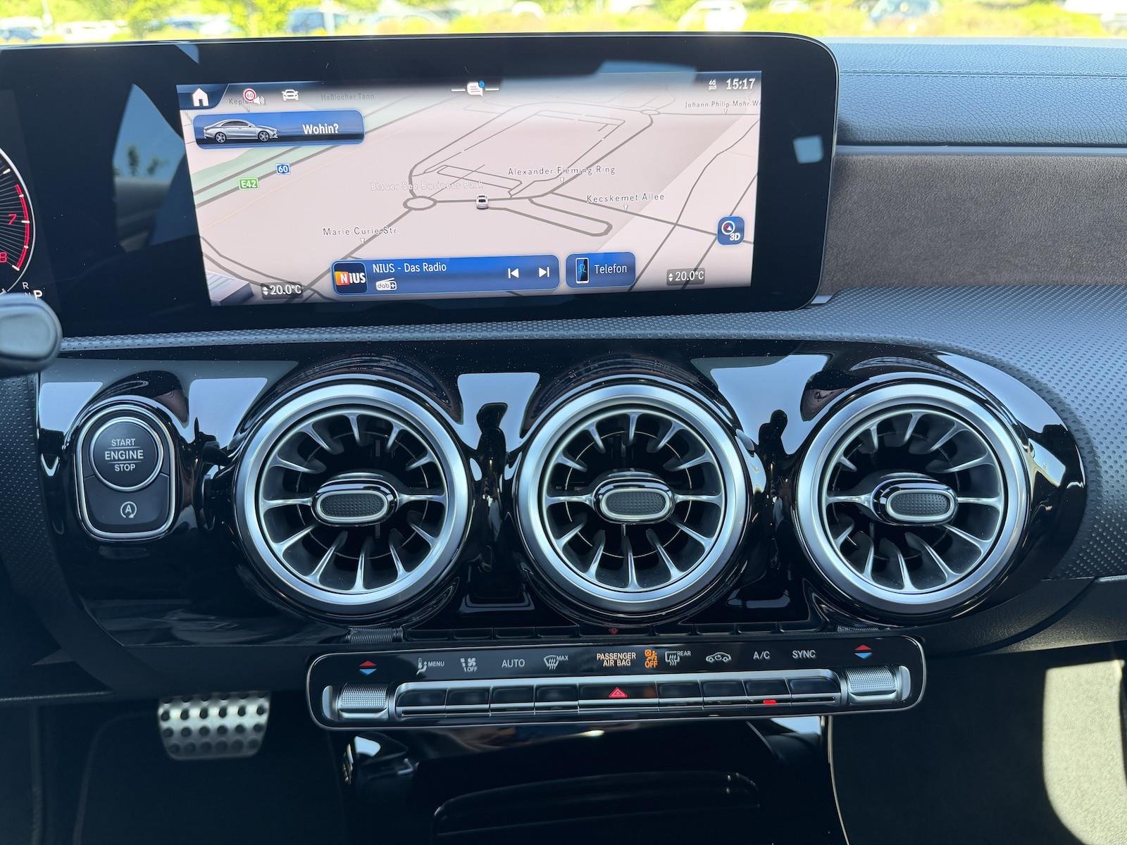 Mercedes-Benz CLA 180 AMG Line Aut. Navi+Leder+Led+Panorama