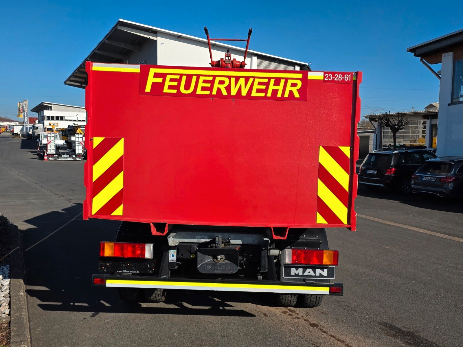 Fahrzeugabbildung MAN LE 8.150 Löschfahrzeug SLF 25/25 100/2500 Liter