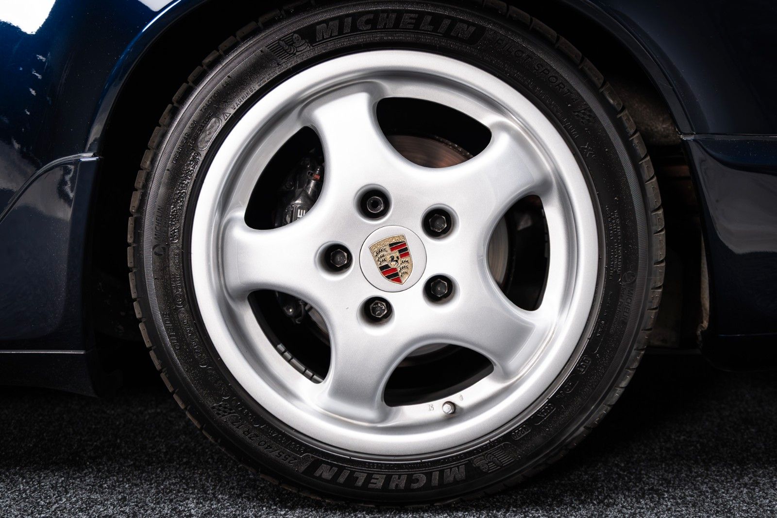 Fahrzeugabbildung Porsche 964 Carrera 2 Coupé + Schalter + H-Kennz.