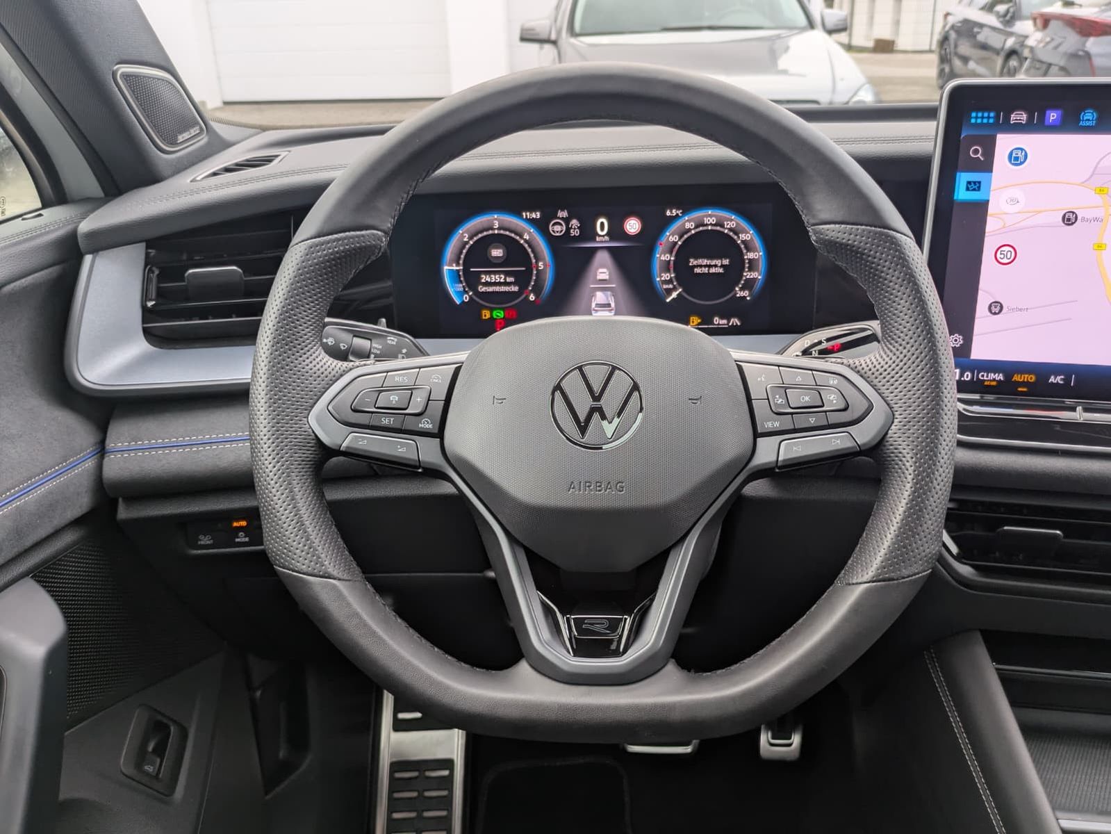 Fahrzeugabbildung Volkswagen Tayron 2.0 TDI 4M R-Line BLACK*7S*AHK*PANO*HUD