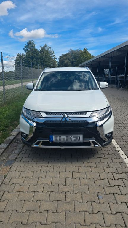 Image of Mitsubishi Outlander