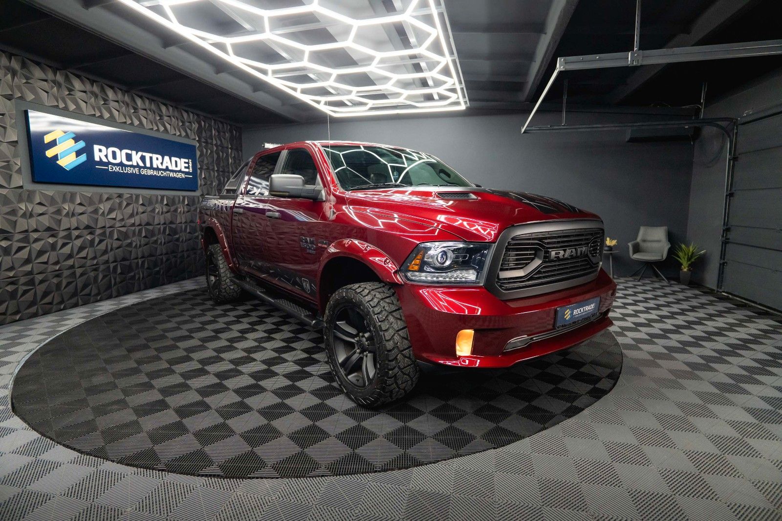 Fahrzeugabbildung Dodge RAM 5.7 V8 HEMI 4x4 OFFROAD Night-Paket *LED*AHK