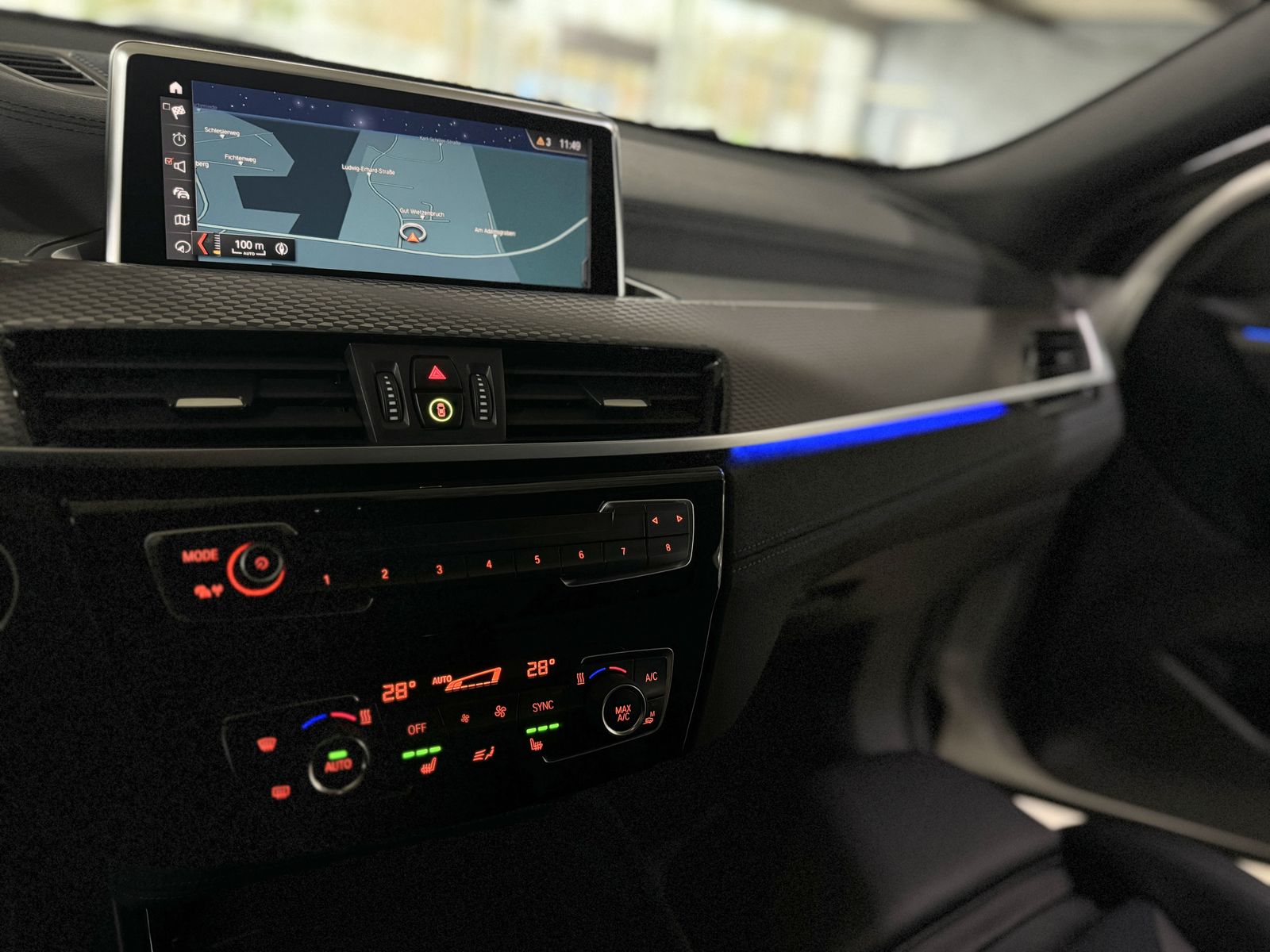 Fahrzeugabbildung BMW X2 xD20i M Sport Panorama Kamera DAB HiFi 20Zoll