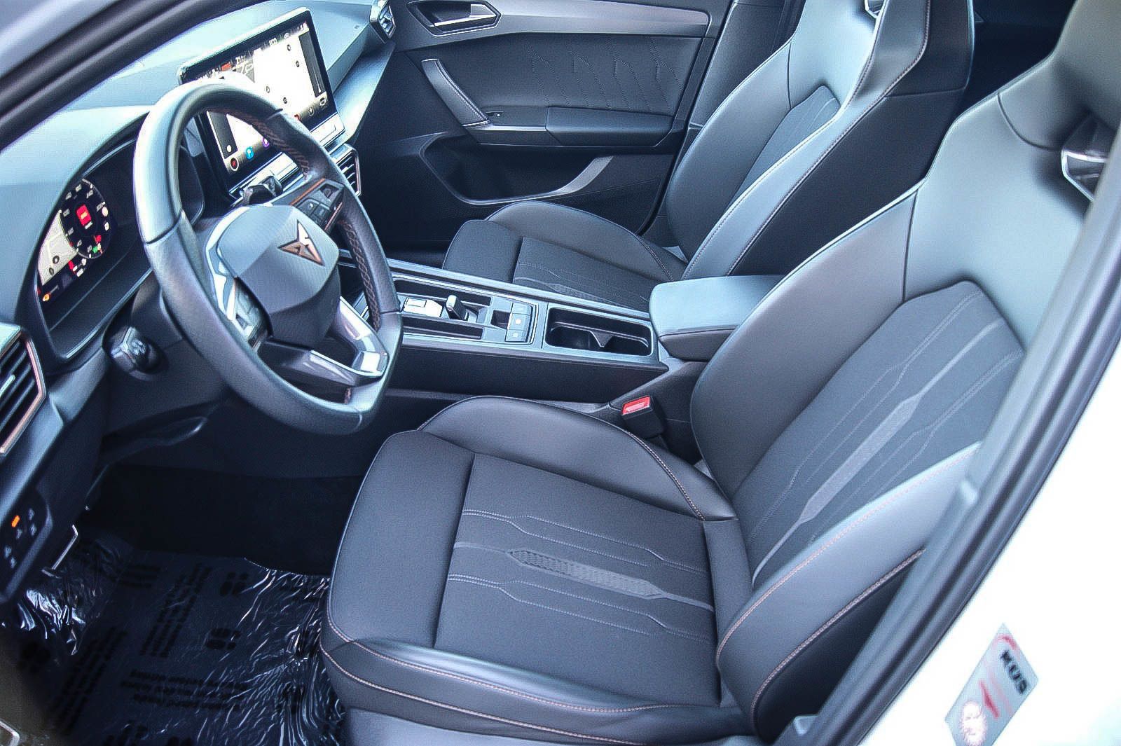 Fahrzeugabbildung CUPRA Leon Sportstourer e-HYBRID VIRTUAL ACC XL 1HAND