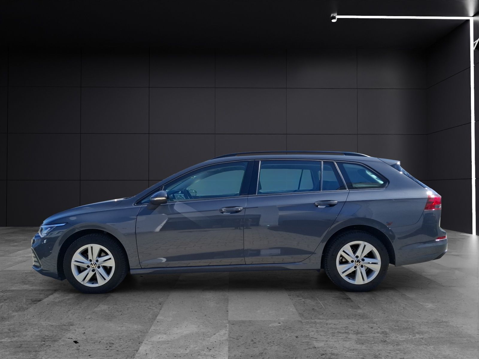 Fahrzeugabbildung Volkswagen Golf VIII Variant eTSI Life DSG LED AHK Navi AID
