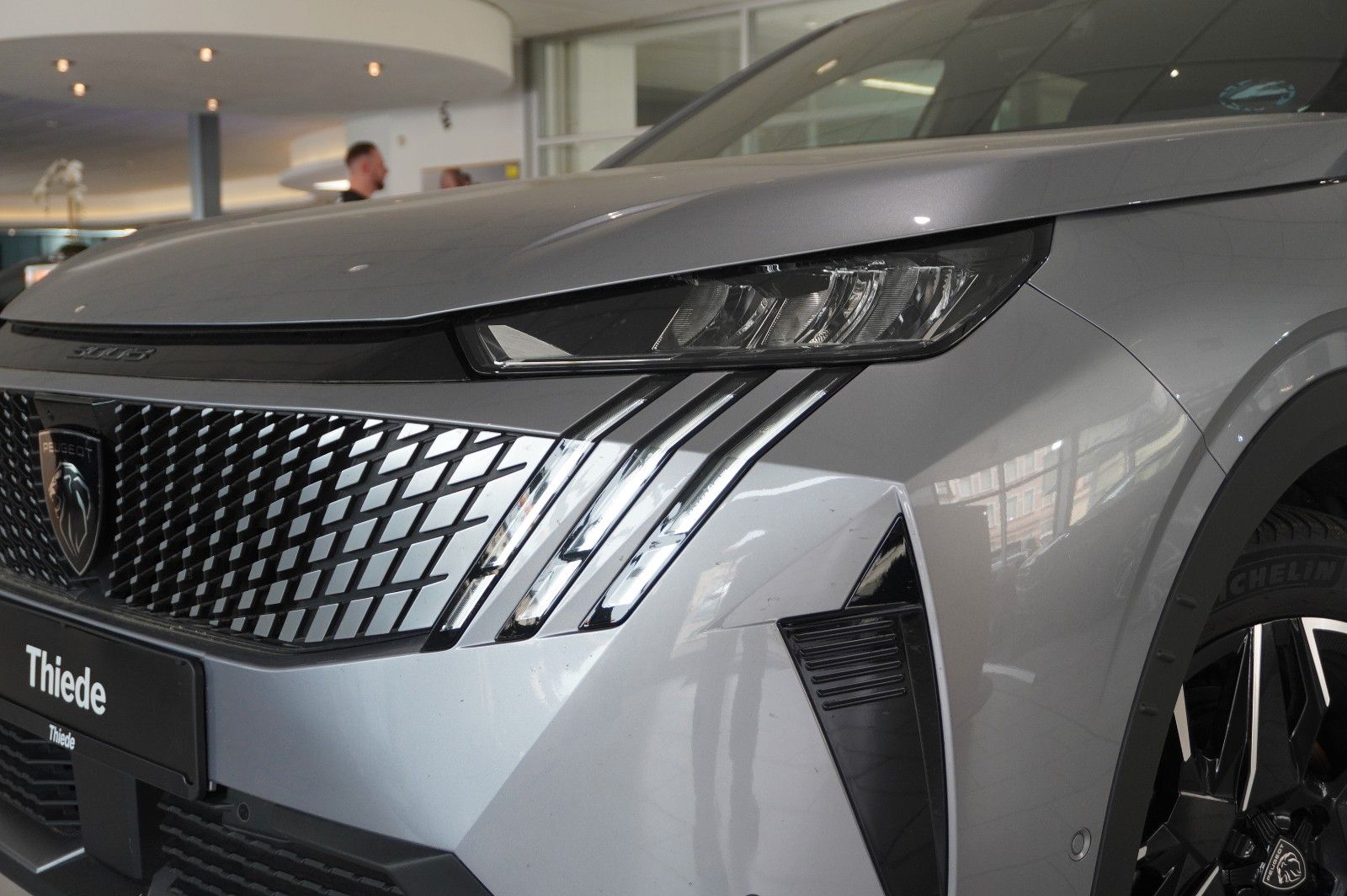 Fahrzeugabbildung Peugeot 3008 Hybrid 145 ALLURE NAVI/LED/360°/SPORT/DAB+