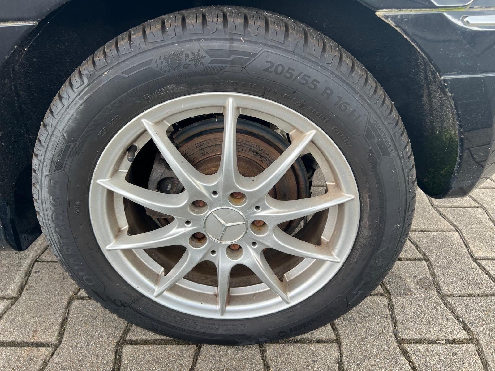 Mercedes-Benz B180 2010 — photo 10