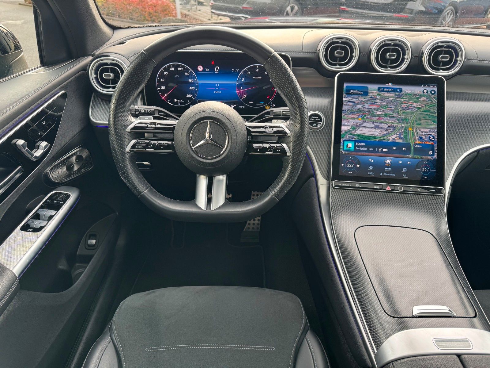 Fahrzeugabbildung Mercedes-Benz GLC 300 4M+AMG+Pano+Burm+360+Memory