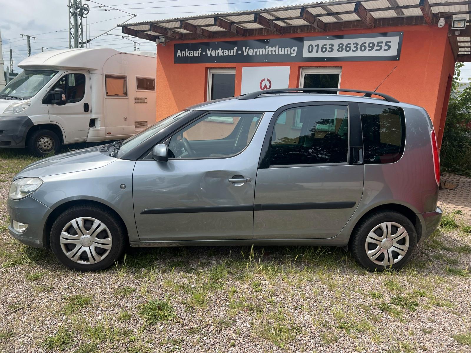 Skoda Roomster 2011 — interior
