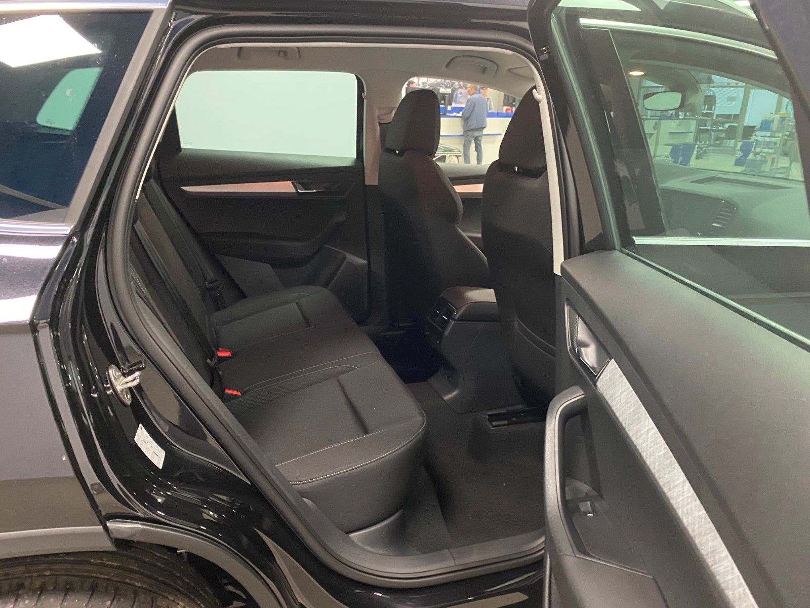 Fahrzeugabbildung SKODA Karoq 1.5 TSI DSG Selection+ACC+2030 Garantie+BC