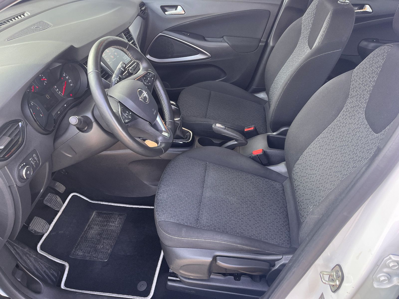 Fahrzeugabbildung Opel Crossland (X) 1.2