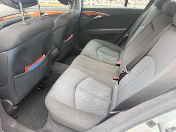 Mercedes E 280 - 9