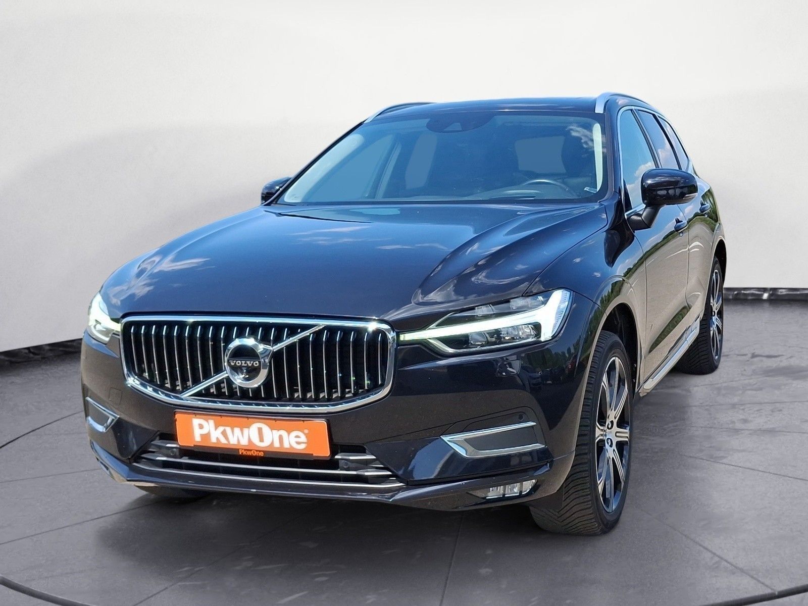 Volvo XC60 D4 HEAD-UP*KAMERA*SHZ*LHZ*NAVI*AHK*MEMORY*P
