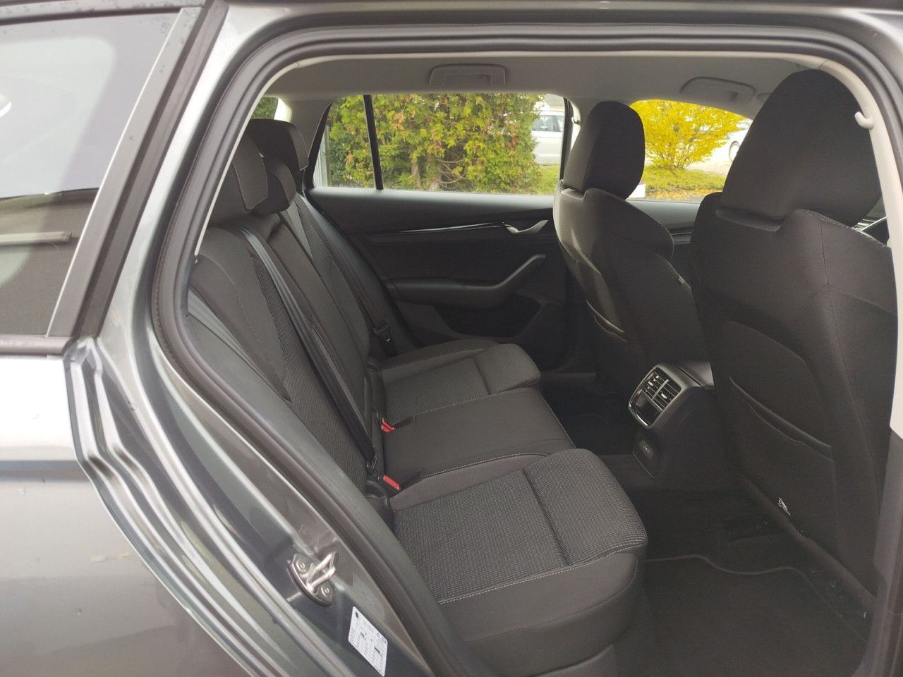 Fahrzeugabbildung SKODA Octavia Combi 2.0 TDI Selection