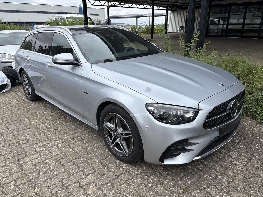 Image of Mercedes-Benz E 300