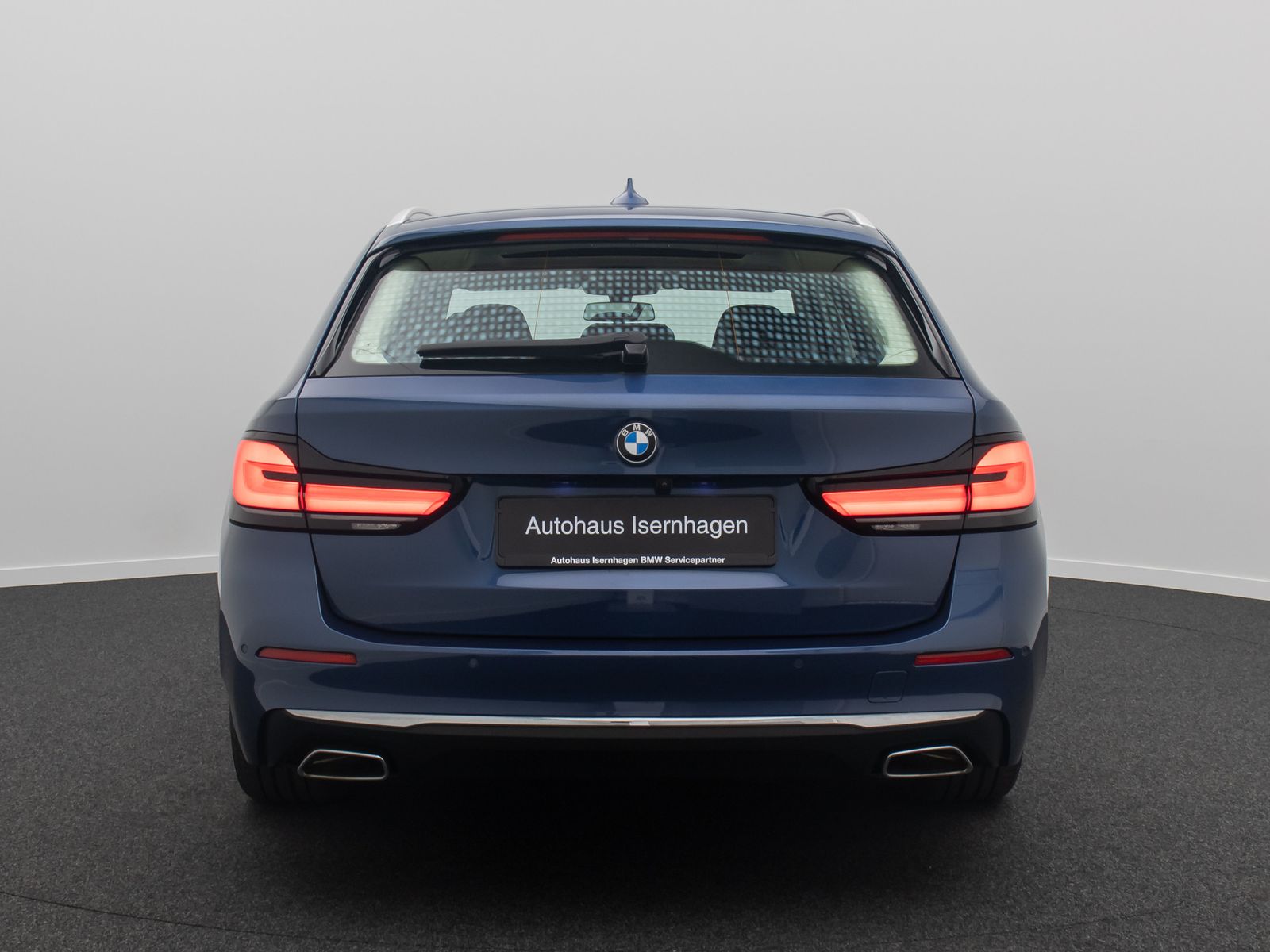 Fahrzeugabbildung BMW 520d Luxury Line HUD DAB Kamera HiFi Panorama