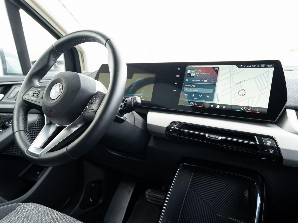 BMW 220i Active Tourer AHK PANO Alarm RFK ShadowL