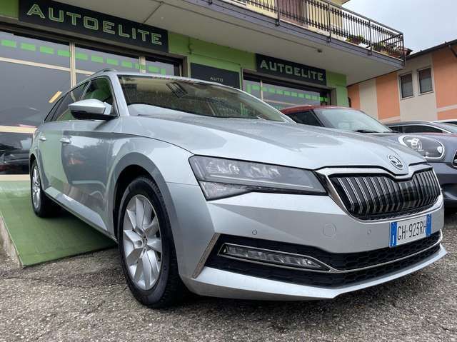 Skoda Superb Wagon iV 1.4 tsi phev Sportline dsg