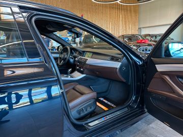 MYAUTOCENTER – Gebraucht- und Jahreswagen mit Werkstattservice in Pfaffenhofen BMW M550 *MEMORY*HeadUP*ACC*4-ZONEN*AHK*LEDER(BRAUN)