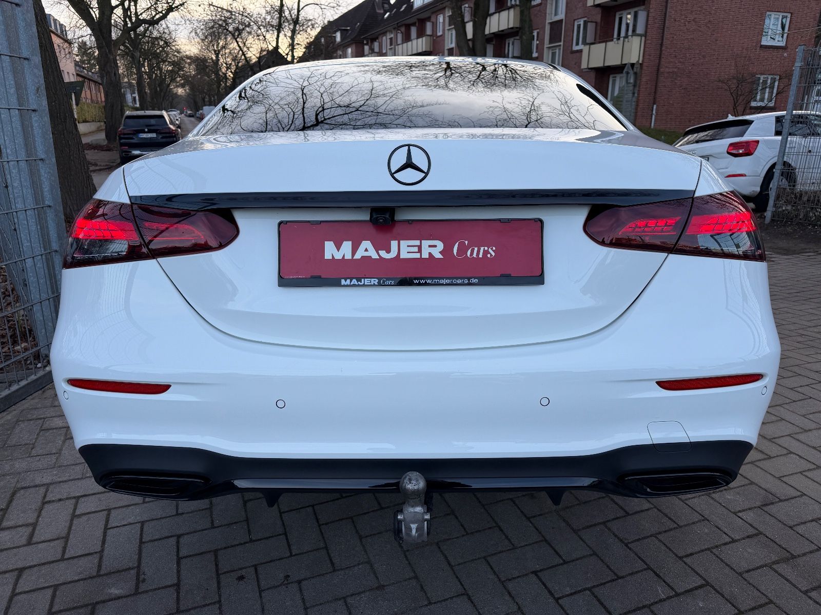 Fahrzeugabbildung Mercedes-Benz E 220d AMG*JUNGE STERNE*MUTLIBEAM*BURMESTER*AHK