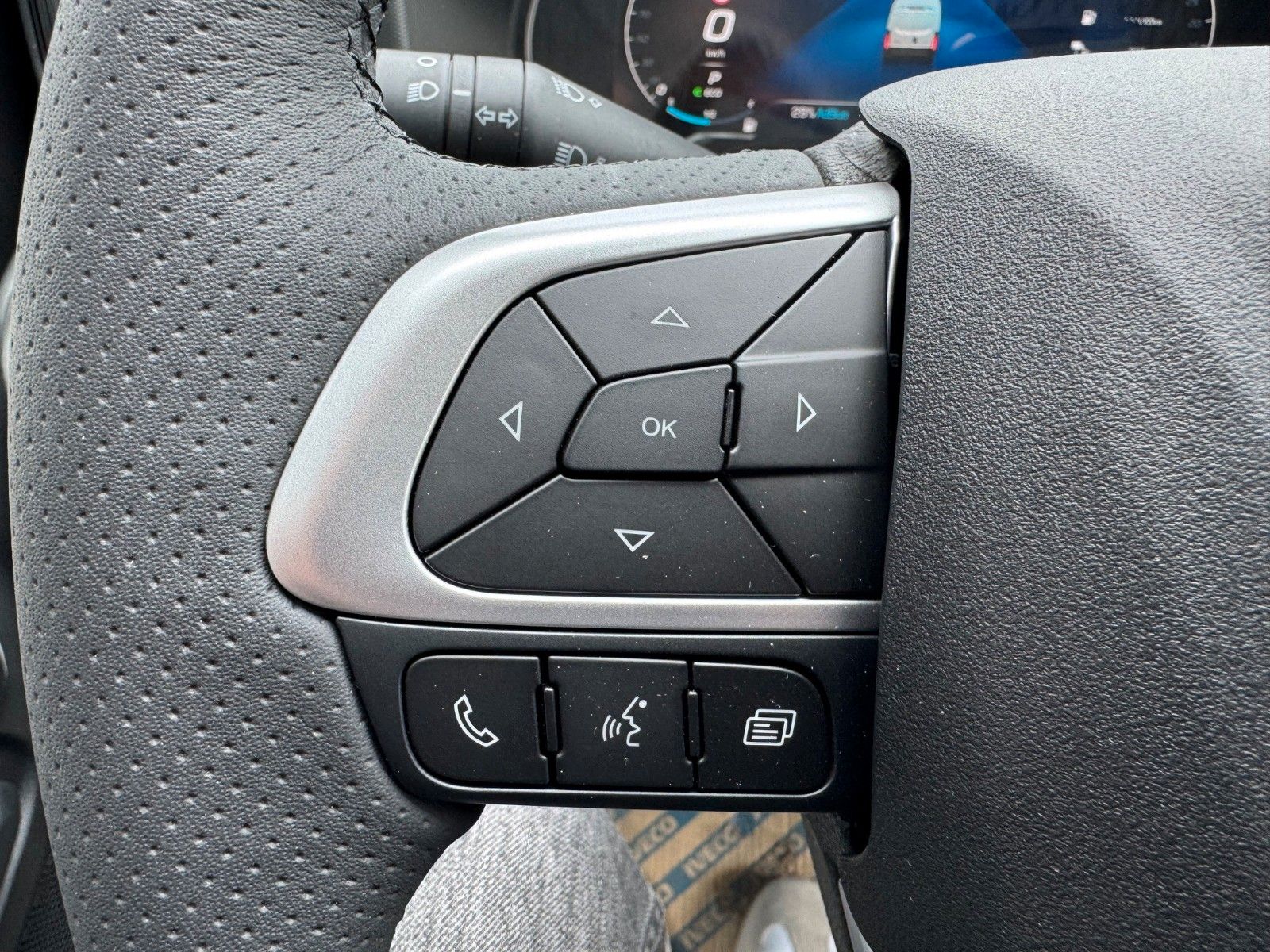 Fahrzeugabbildung Iveco Daily 35S18 HA8 *R3.520mm*Automatik*Kamera*ACC*