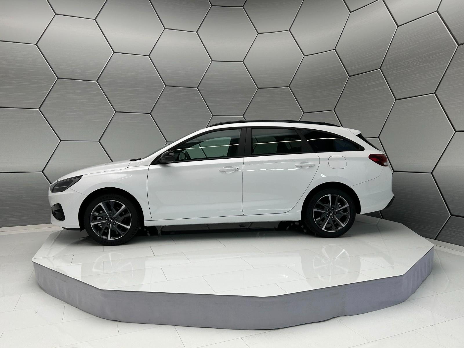 Hyundai i30 Kombi GO Plus 1.5 DPI Navi Kamera PDC SHZ