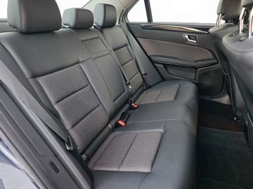 Mercedes E 220 - 11