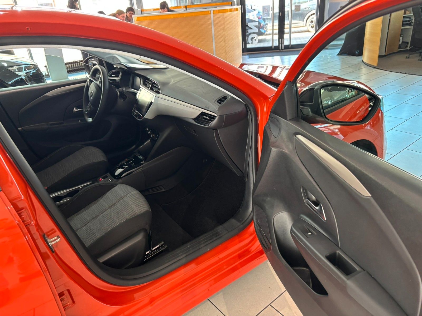 Fahrzeugabbildung Opel Corsa-e F EDITION 7KW NAVI/VIRT/SHZ/DAB/WÄRMEP.