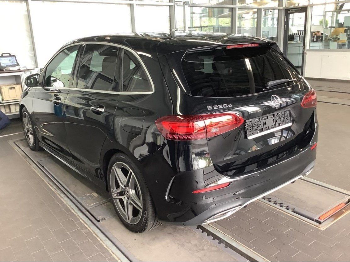 Fahrzeugabbildung Mercedes-Benz B220d AMG Prem+ AHK Pano HUD Memo MLED 360°DISTR