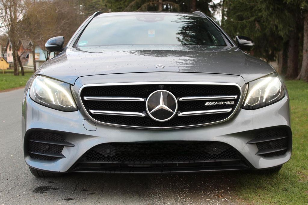 Image of Mercedes-Benz E 350