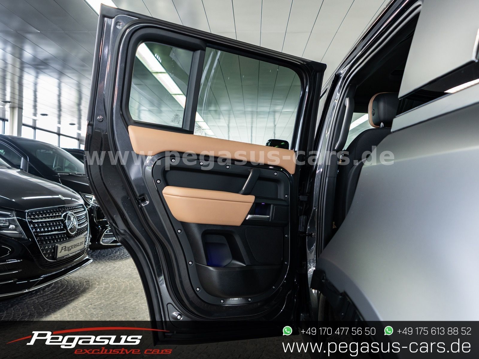 LAND ROVER Defender - 30