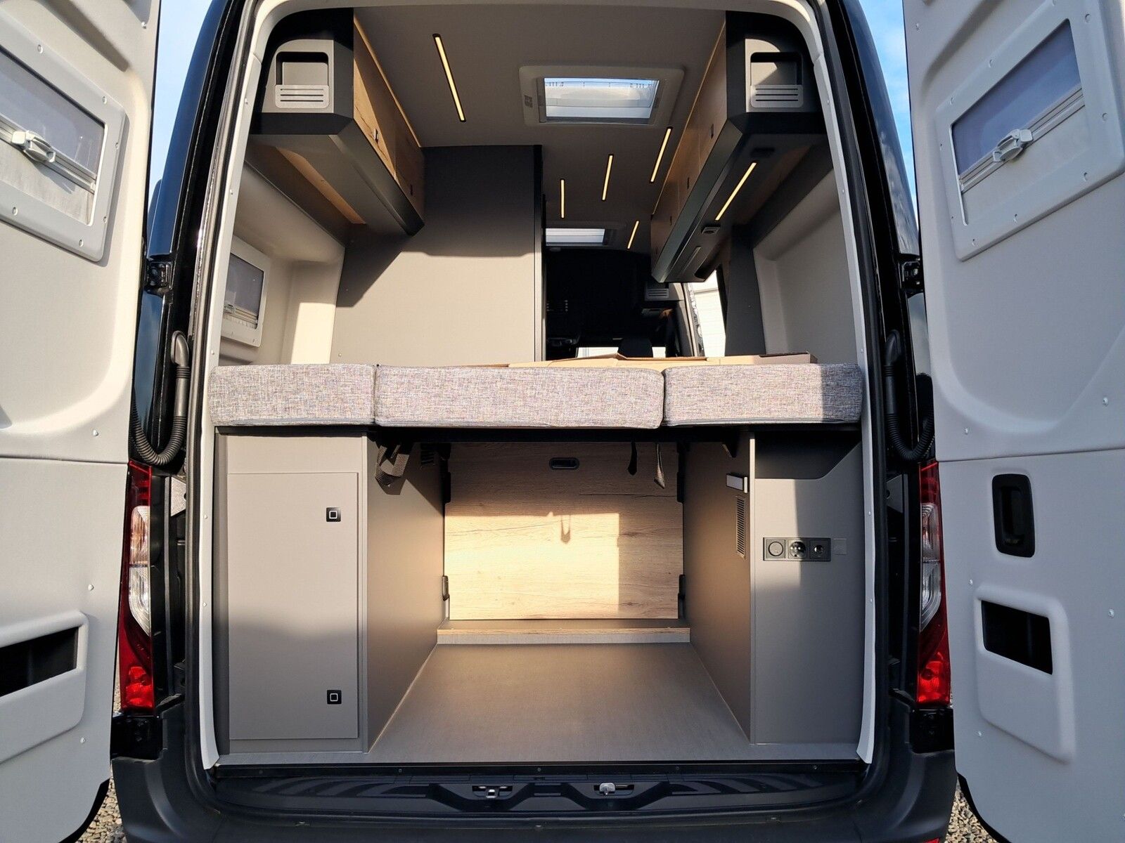 Fahrzeugabbildung Pössl Roadstar XT Mercedes Autark,Winterpaket,Markise