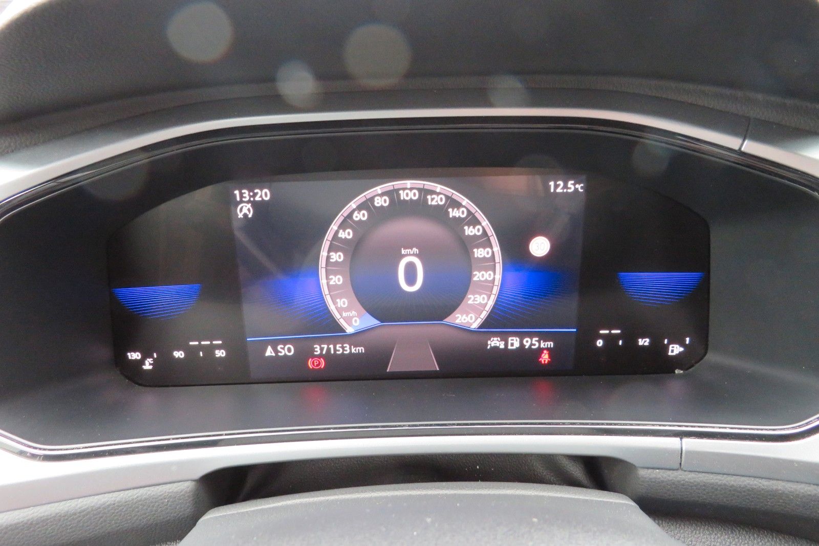 Fahrzeugabbildung Volkswagen T-Roc Life AHK ACC SITZH GJ NAVI APP 1.HD