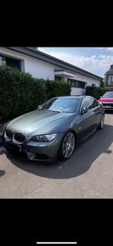 BMW E92 325i Coupé TÜV 08/27 - BMW 325 in Düsseldorf