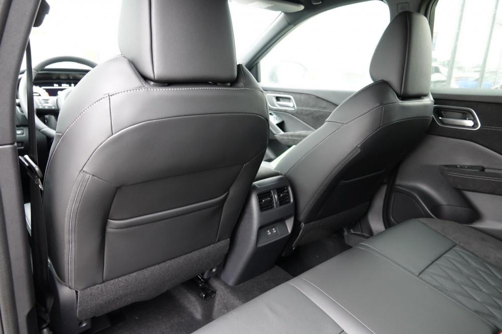 Nissan Qashqai TEKNA+ (plus) ALLRAD BOSE/Panodach/Leder