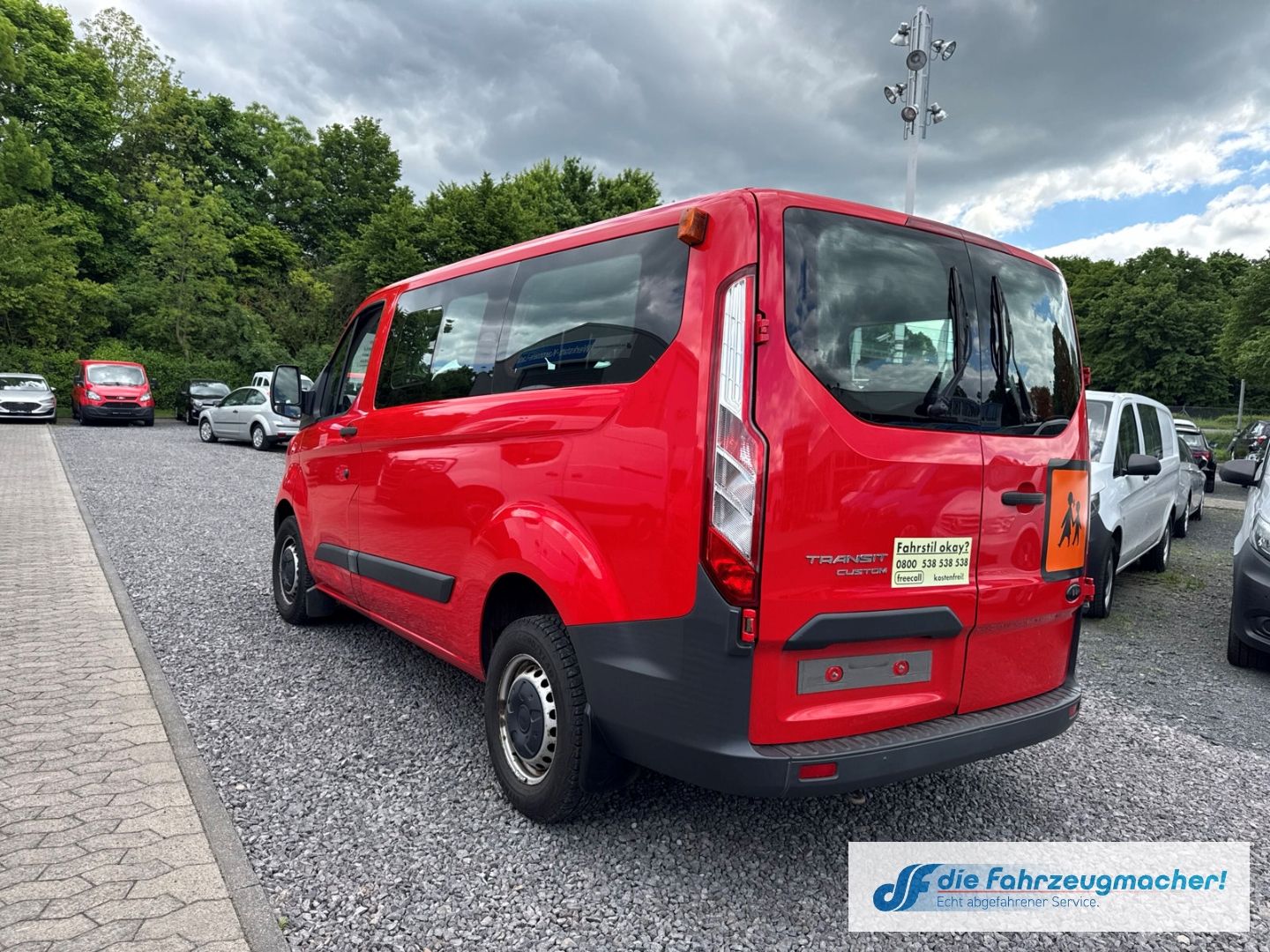 Fahrzeugabbildung Ford Transit Custom Kombi 300 L1 2.2 TDCi *8409