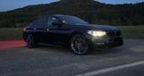 BMW 520i A - - BMW 520 mit Benzin-Antrieb: Limousine