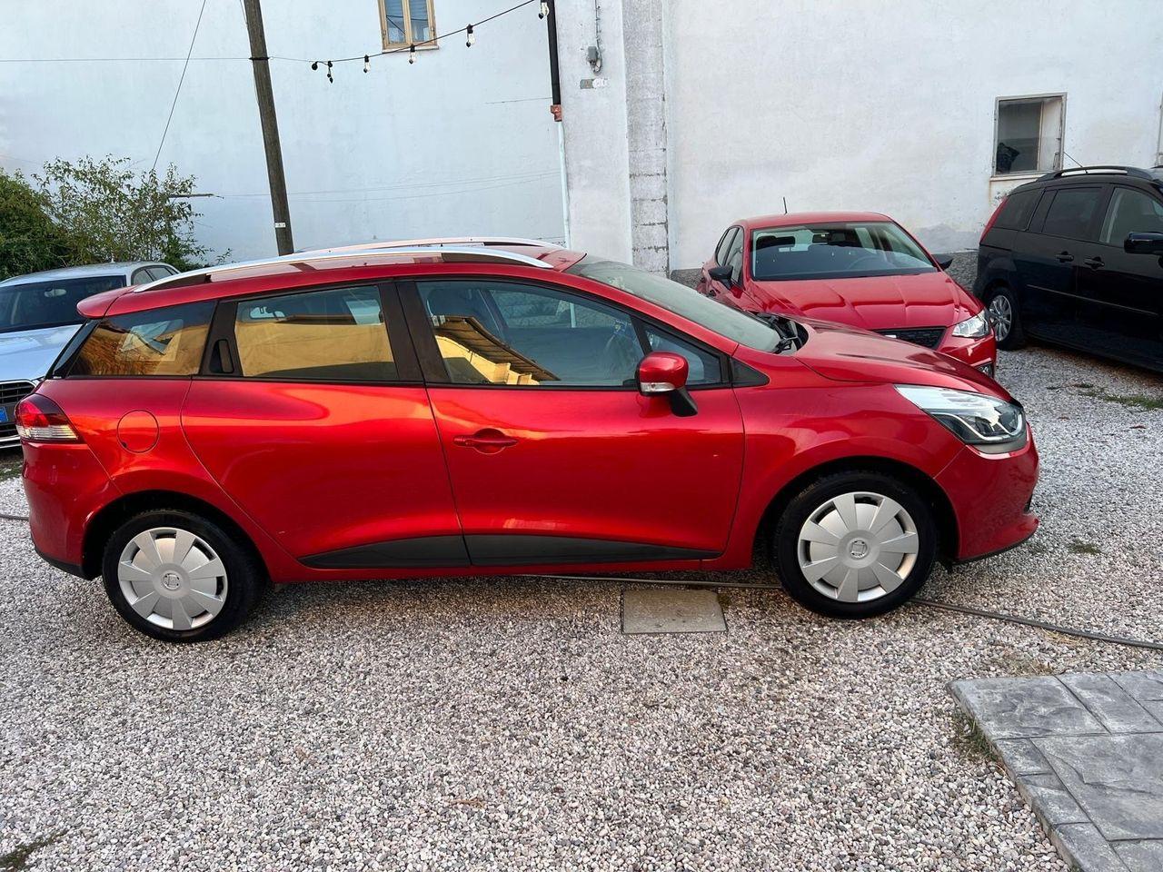 Renault Clio 2014 — rear view