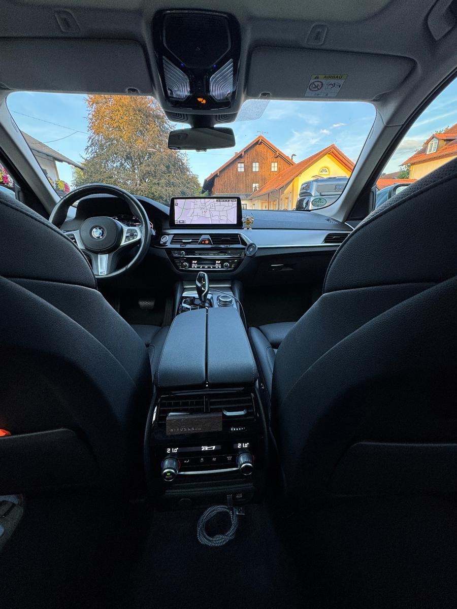 BMW 530d xDrive Touring (LCI)|Pano|HUD|AHK