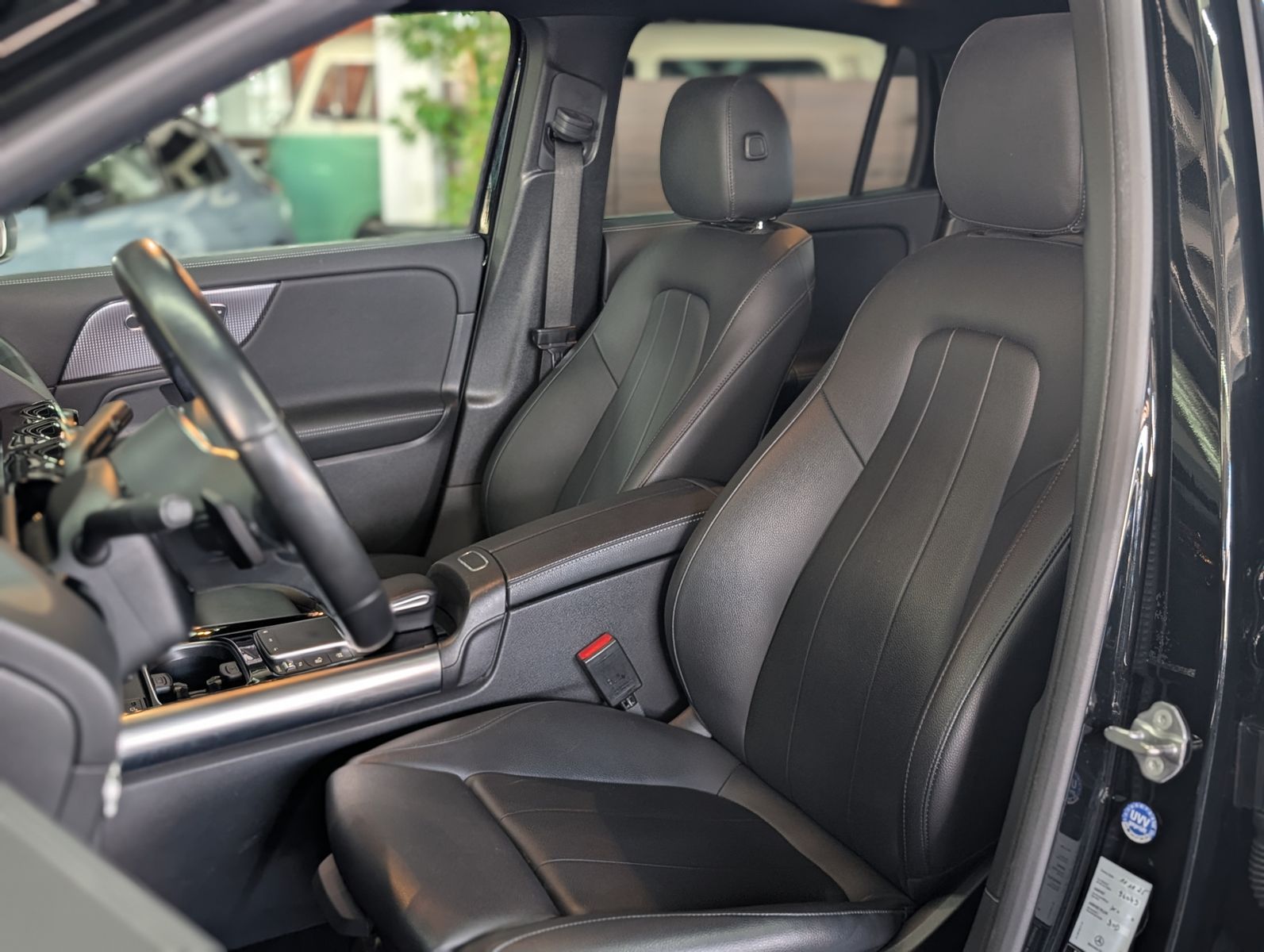 Fahrzeugabbildung Mercedes-Benz GLA 200 d LEDER AHK MBUX VIRT APP KAM SHZ ALU18"