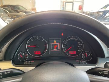 Audi A4 Avant 2.0 TDI quattro *Xenon*Sline*