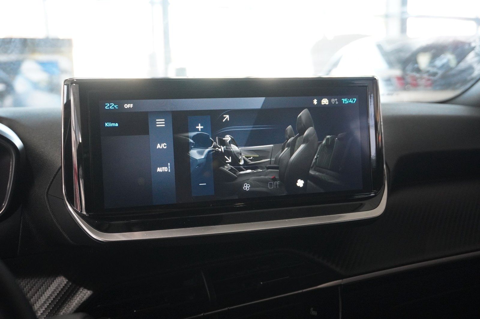Fahrzeugabbildung Peugeot 2008 1.2 HYBRID ALLURE E-DSC NAVI/LED/SPORT/VIRT