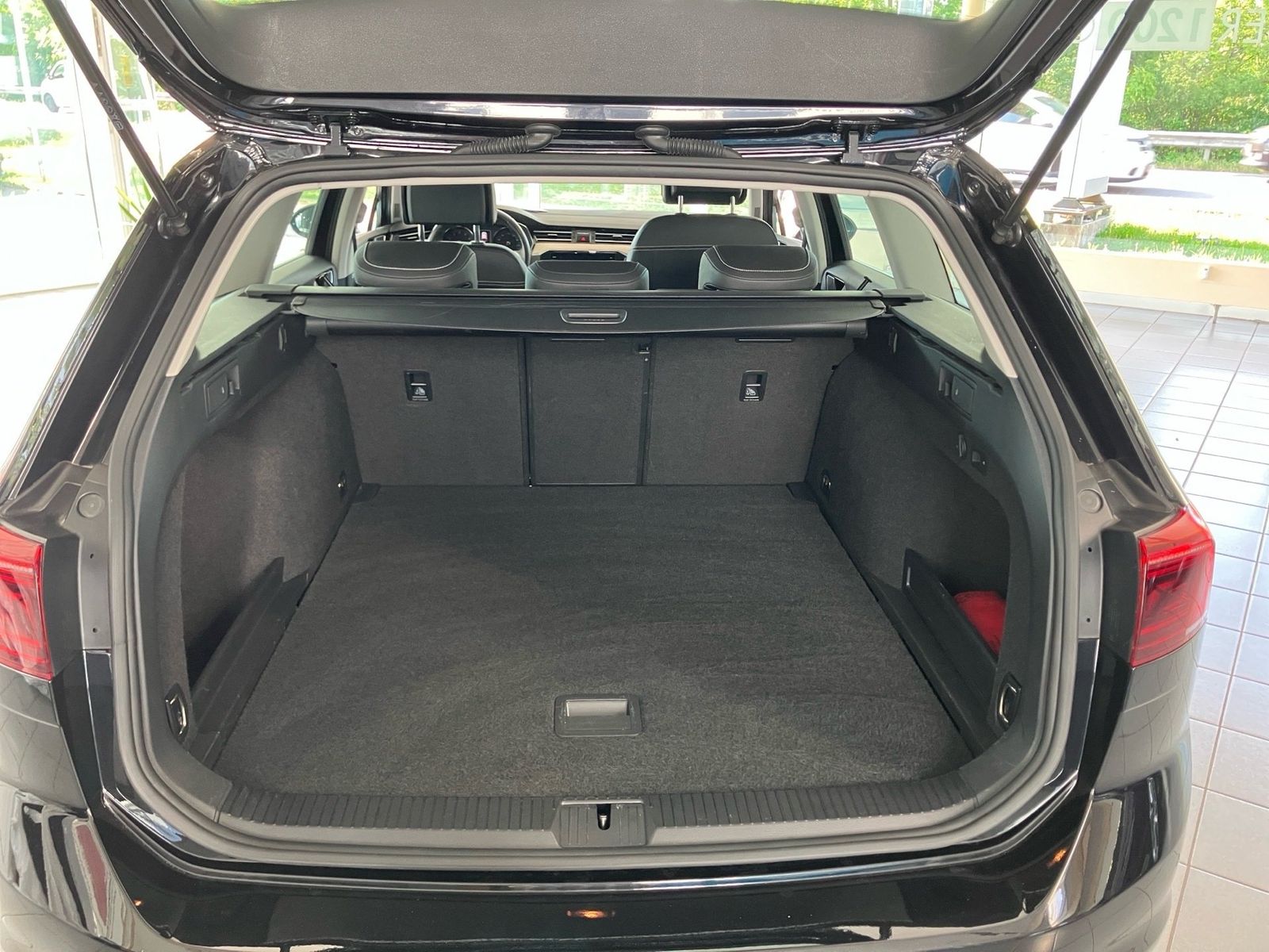 Volkswagen Passat Variant - Bild 8