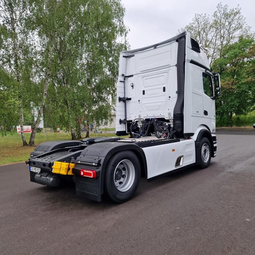 Fahrzeugabbildung Mercedes-Benz Actros 1851 LS 4x2 GIGA,Standklima,Nebenantrieb