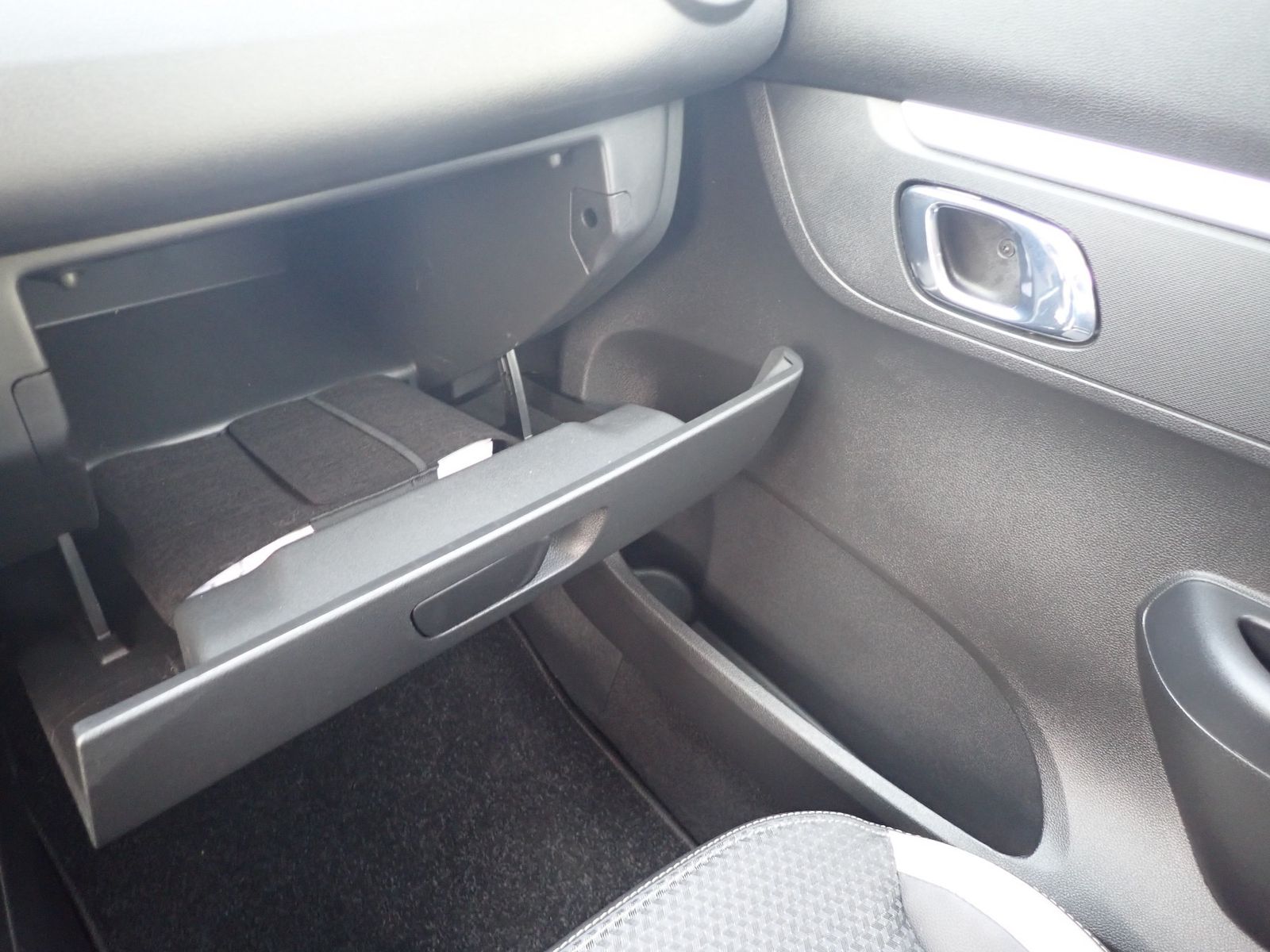 Fahrzeugabbildung Dacia Spring Electric 45 Essential