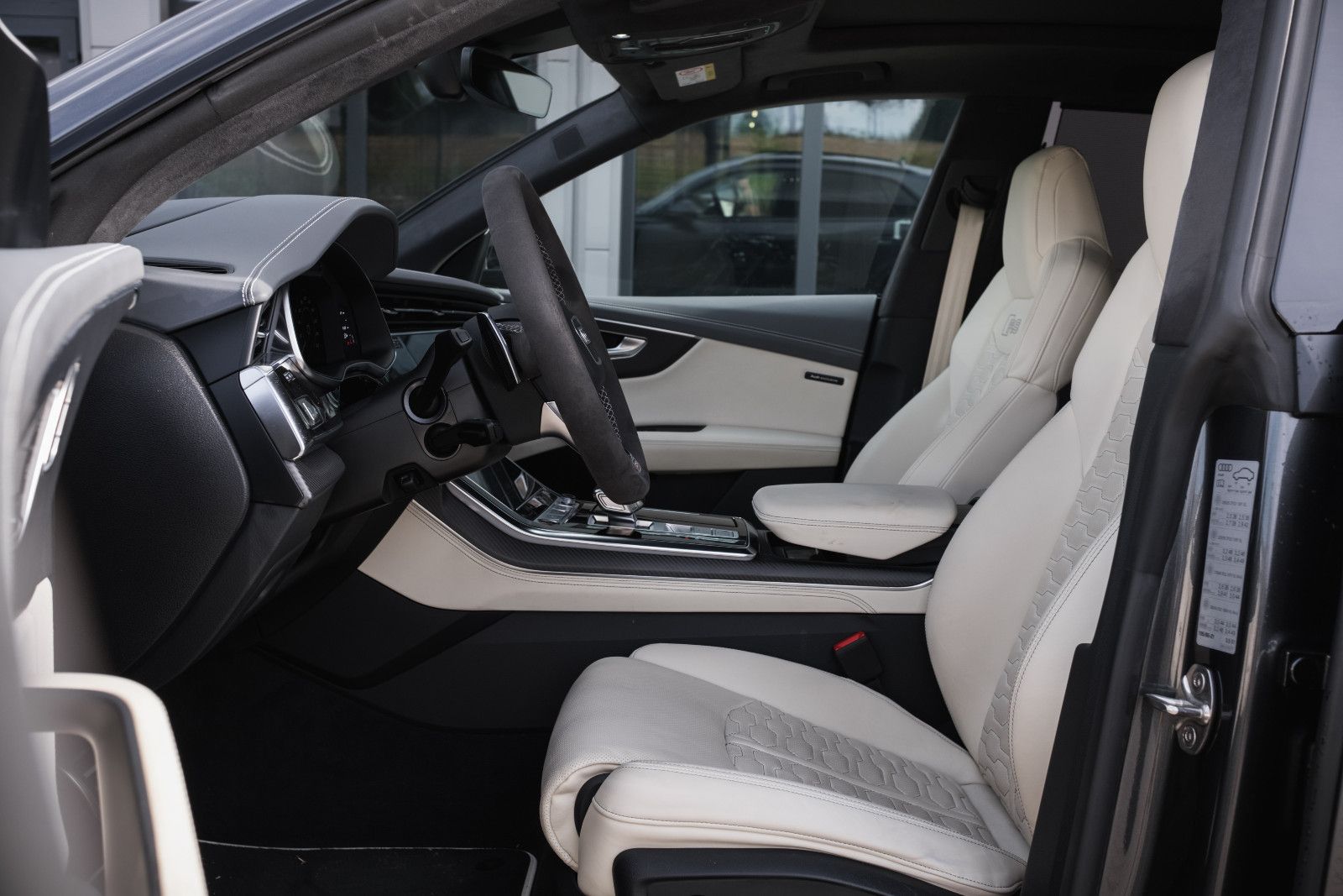 Fahrzeugabbildung Audi RSQ8 4.0 TFSI -Assistentz-Paket -Plus-Keramik-Br